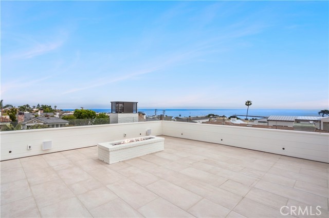 2820 Bayview Drive, Corona del Mar CA: https://media.crmls.org/medias/a7c93bb0-3f18-470e-913a-6da6c64ae157.jpg