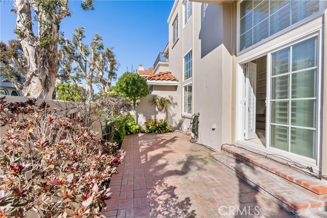 Detail Gallery Image 30 of 34 For 19401 Merion Cir, Huntington Beach,  CA 92648 - 3 Beds | 2/1 Baths