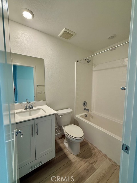 Detail Gallery Image 5 of 22 For 22309 Spanish Oak, Torrance,  CA 90502 - 4 Beds | 3/1 Baths