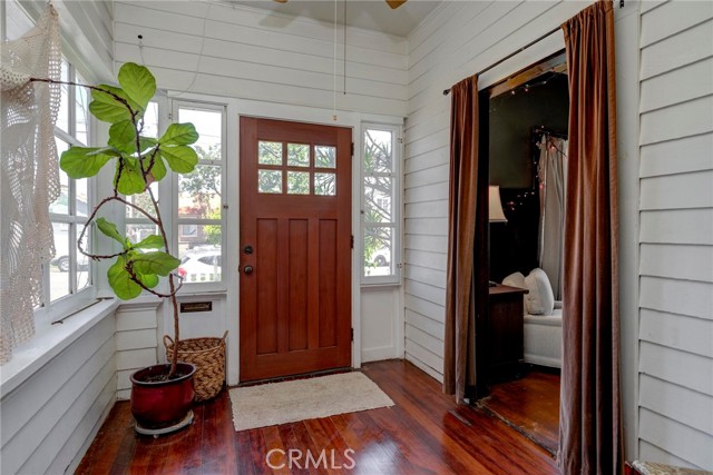 571 W 17th Street, San Pedro CA: https://media.crmls.org/medias/a7ca93b5-660a-4faa-9011-979268fb0298.jpg