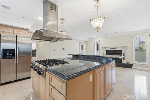 Detail Gallery Image 7 of 49 For 233 S Irena #1,  Redondo Beach,  CA 90277 - 4 Beds | 3 Baths