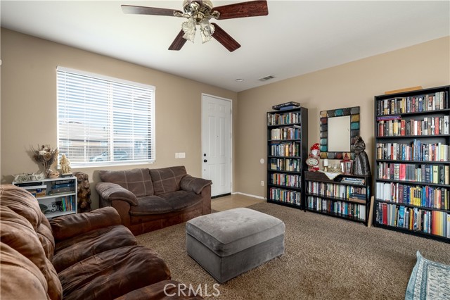 8421 Long View Avenue, Hesperia CA: https://media.crmls.org/medias/a7cb2a9e-cede-4f32-97df-e4cb689bfa1e.jpg