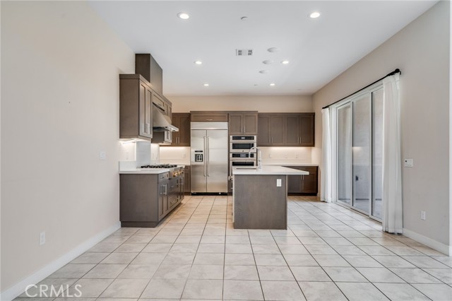 Detail Gallery Image 5 of 42 For 200 Holliston, Lake Forest,  CA 92630 - 4 Beds | 4 Baths