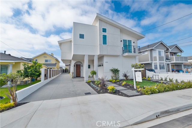 2224 Dufour Avenue, Redondo Beach, California 90278, 4 Bedrooms Bedrooms, ,3 BathroomsBathrooms,Residential,For Sale,Dufour,SB25166706