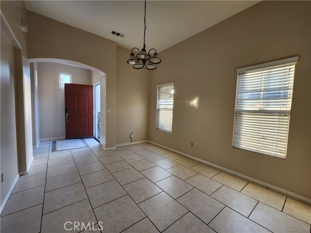 Detail Gallery Image 6 of 17 For 3827 Carrotwood St, Riverside,  CA 92501 - 3 Beds | 2/1 Baths