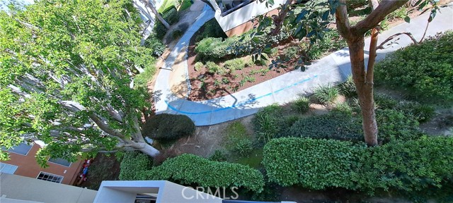 Detail Gallery Image 3 of 4 For 5550 Owensmouth Ave #204,  Woodland Hills,  CA 91367 - 2 Beds | 2 Baths
