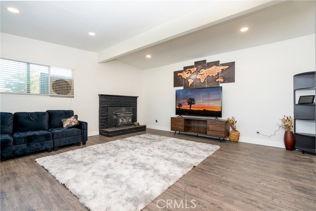 Detail Gallery Image 10 of 42 For 22947 Lucilla Rd, Apple Valley,  CA 92308 - 3 Beds | 1 Baths