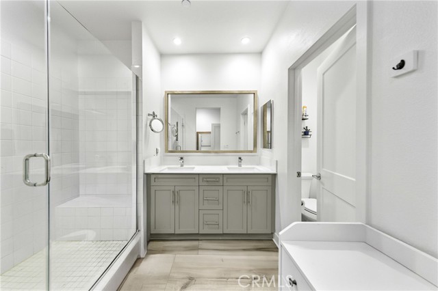 Detail Gallery Image 13 of 29 For 2560 Valentina Way #2,  Commerce,  CA 90040 - 3 Beds | 3 Baths