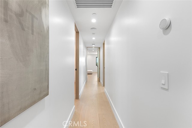 Detail Gallery Image 21 of 58 For 5134 Medina Rd, Woodland Hills,  CA 91364 - 5 Beds | 5/1 Baths