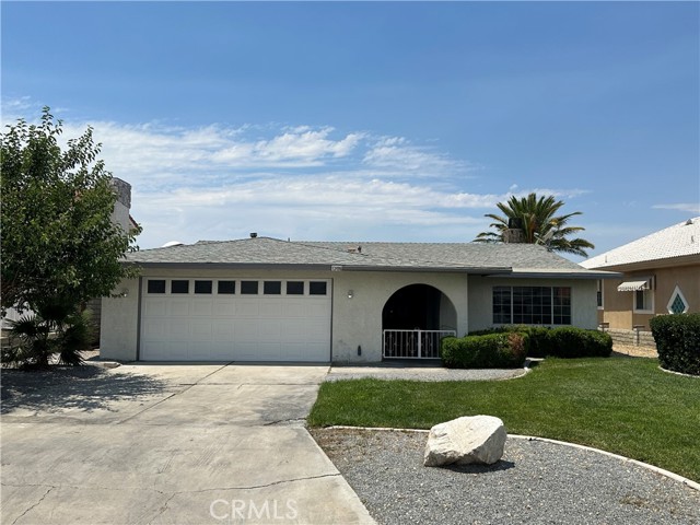 Detail Gallery Image 2 of 26 For 13496 Pyramid Dr, Victorville,  CA 92395 - 3 Beds | 2 Baths