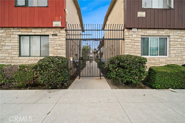 617 Cedar Avenue, Long Beach CA: https://media.crmls.org/medias/a7d178f2-9bbe-41ec-b112-2e247ca9f6c2.jpg