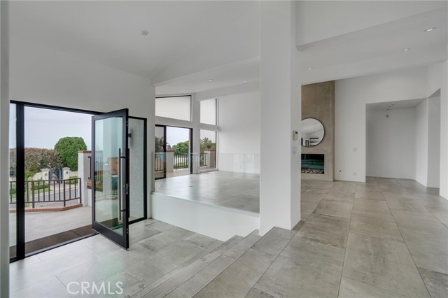 Detail Gallery Image 4 of 46 For 1424 via Zumaya, Palos Verdes Estates,  CA 90274 - 5 Beds | 4 Baths