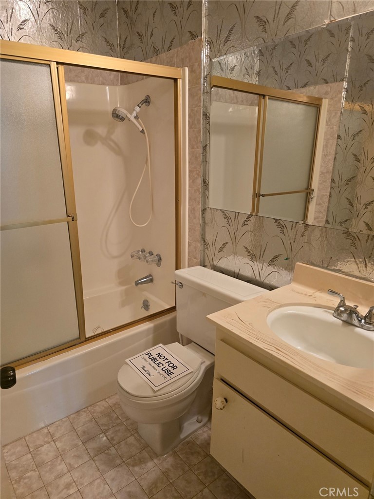 https://media.crmls.org/medias/a7d28d27-8d1d-4151-9c38-eebdb6fd6a50.jpg?preset=X-Large