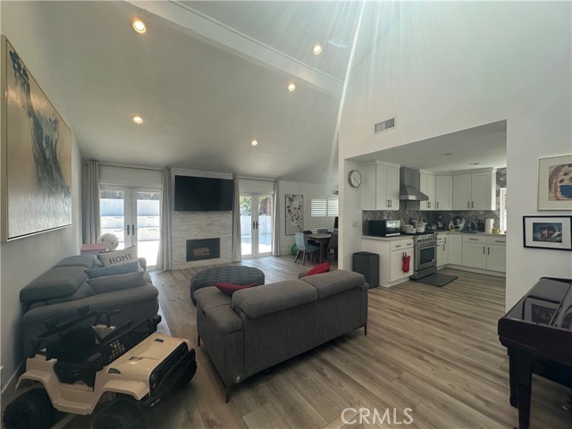 Detail Gallery Image 16 of 51 For 13 Blue Ridge, Irvine,  CA 92620 - 5 Beds | 3/1 Baths