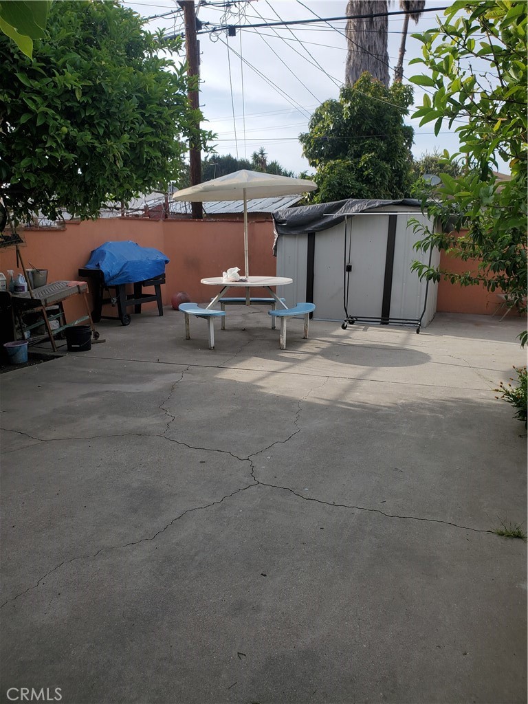 https://media.crmls.org/medias/a7d3d045-5422-4cd7-a6c0-99c234e0bd4e.jpg?preset=X-Large