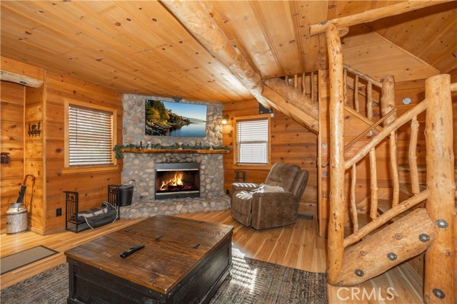 Detail Gallery Image 8 of 32 For 39998 Glenview Road, Big Bear Lake,  CA 92315 - 2 Beds | 1/1 Baths