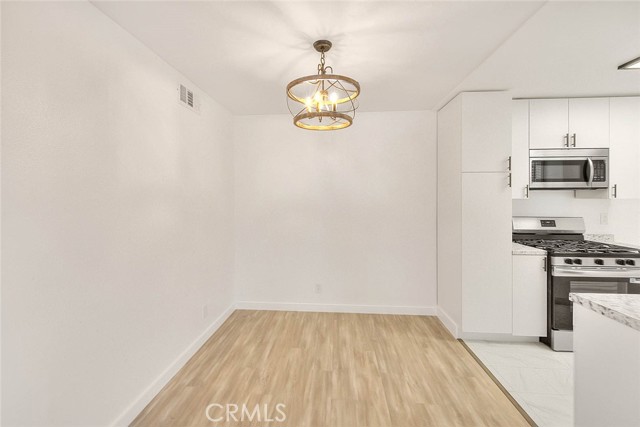 Detail Gallery Image 4 of 45 For 8990 19th St #201,  Rancho Cucamonga,  CA 91701 - 1 Beds | 1 Baths
