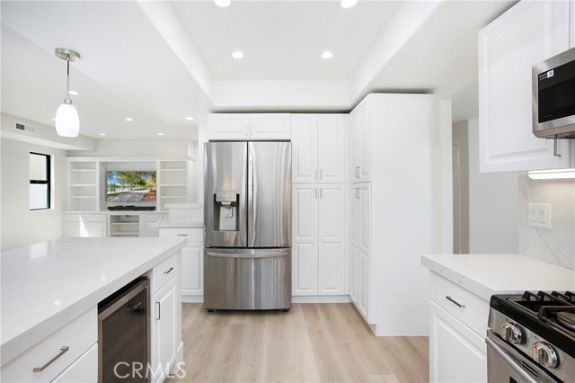 15 Calle Albarda, Rancho Santa Margarita CA: https://media.crmls.org/medias/a7d48153-9b8a-4c9b-9113-ff3621d4b075.jpg