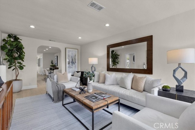 11927 Beatrice Street, Culver City CA: https://media.crmls.org/medias/a7d58a53-b435-412d-909c-707ff7ba8854.jpg