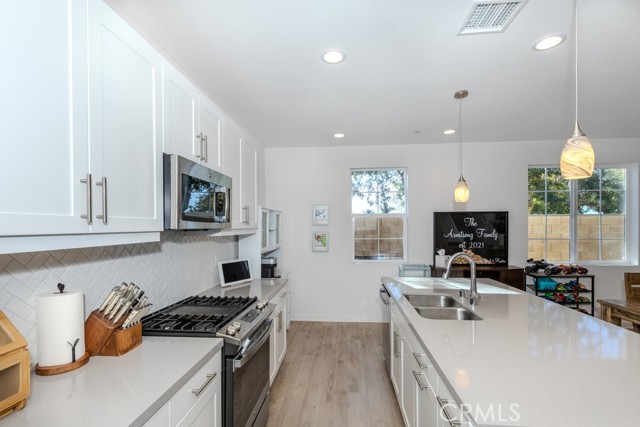 Detail Gallery Image 20 of 64 For 7082 Mallow Drive #2,  Fontana,  CA 92336 - 4 Beds | 3 Baths