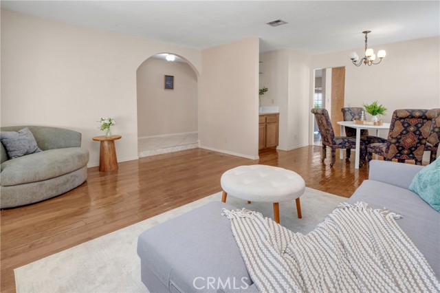 Detail Gallery Image 6 of 47 For 264 Loma Verde, Colton,  CA 92324 - 3 Beds | 2 Baths