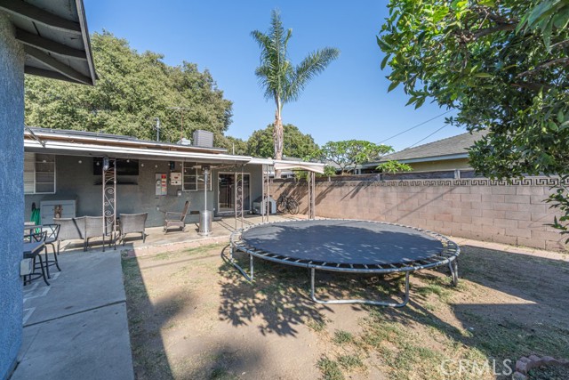6933 Delta Avenue, Long Beach CA: https://media.crmls.org/medias/a7d79588-597b-4f8a-8df7-5cfc30f0f82d.jpg