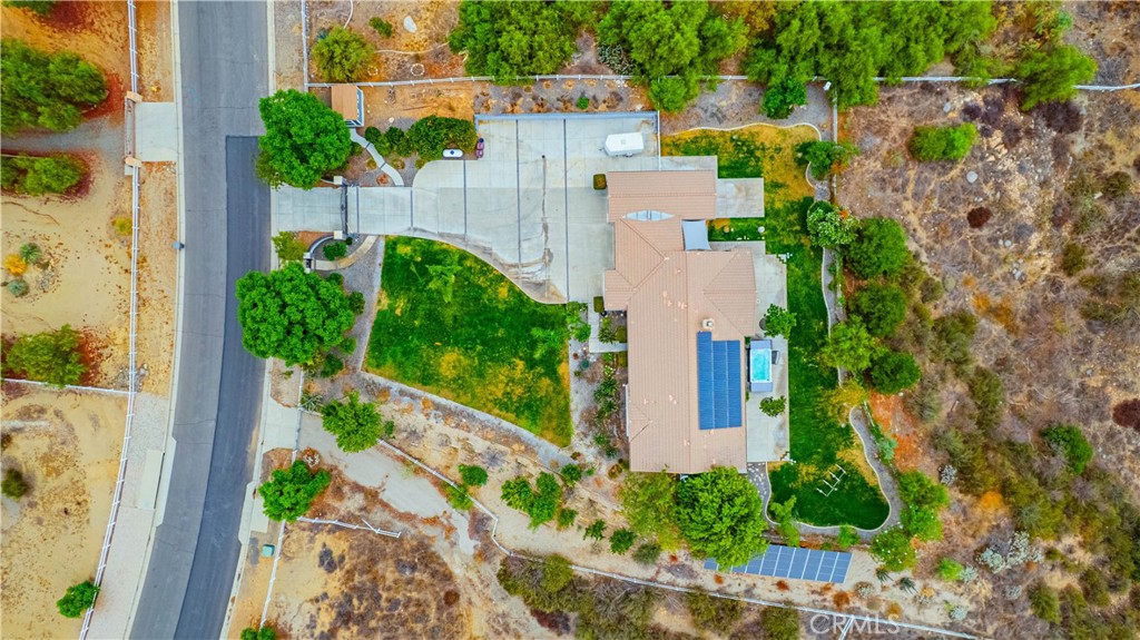 https://media.crmls.org/medias/a7d82198-9037-41d8-bc40-52128c9a263f.jpg?preset=X-Large