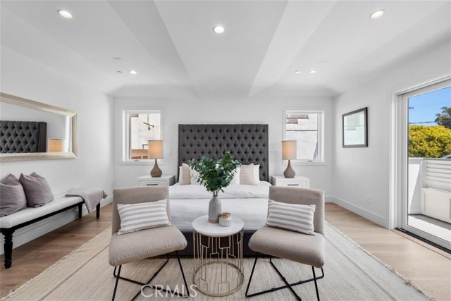 3002 Laurel Avenue, Manhattan Beach, California 90266, 5 Bedrooms Bedrooms, ,5 BathroomsBathrooms,Residential,Sold,Laurel,SB22092750