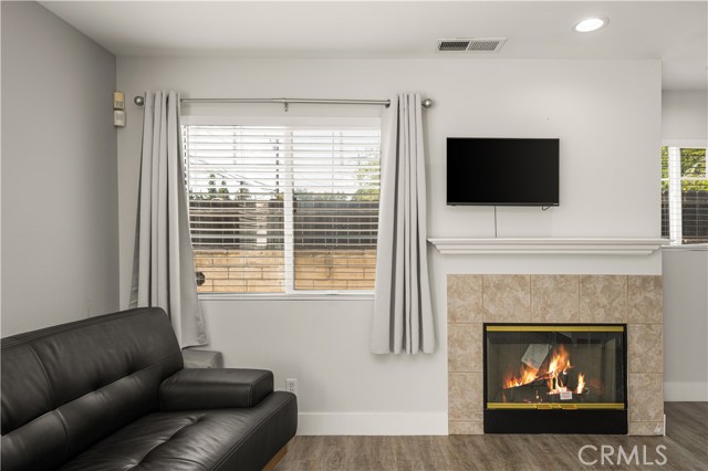 Detail Gallery Image 10 of 36 For 418 E Olive #B, Monrovia,  CA 91016 - 3 Beds | 2/1 Baths