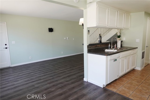 Detail Gallery Image 10 of 39 For 2033 Calle La Sombra #2,  Simi Valley,  CA 93063 - 2 Beds | 1 Baths