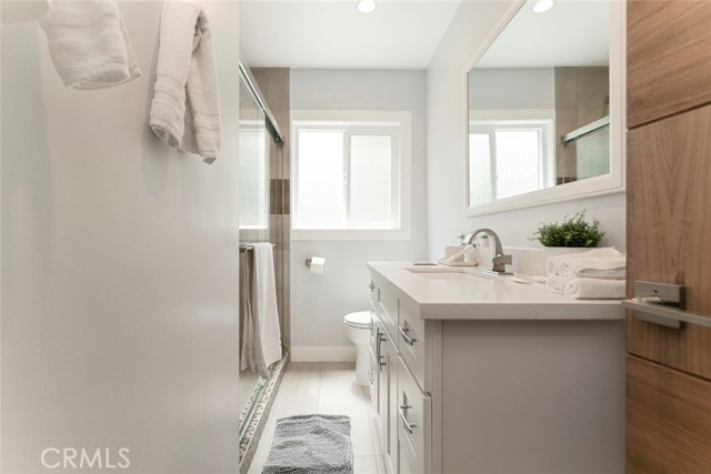 Detail Gallery Image 25 of 43 For 18033 Duncan St, Encino,  CA 91316 - 3 Beds | 2 Baths