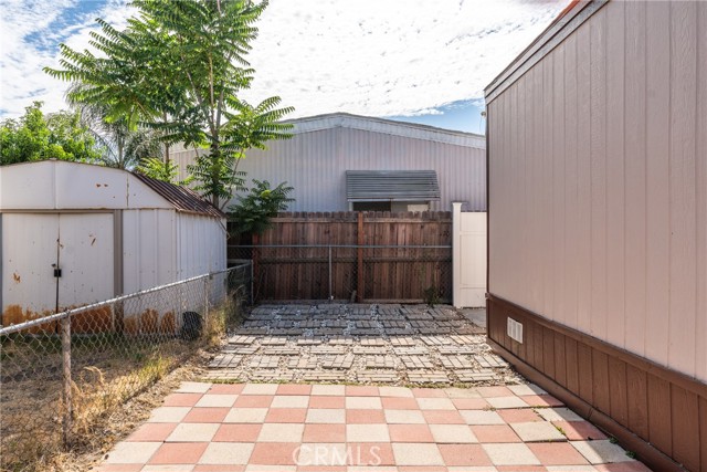 17225 Valley Boulevard, Fontana CA: https://media.crmls.org/medias/a7d981af-dff9-4792-ad22-8357ea74bff8.jpg
