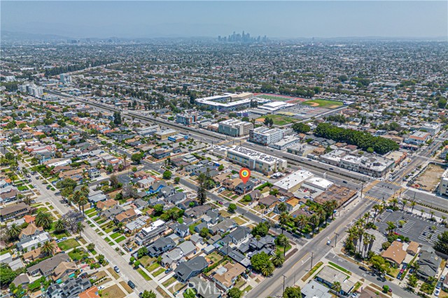 5334 S Victoria Avenue, Los Angeles CA: https://media.crmls.org/medias/a7da11b7-de3d-413c-b49d-dab9a4208c86.jpg