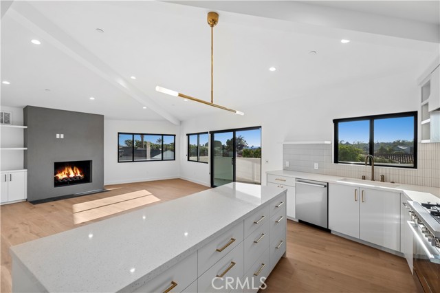 Detail Gallery Image 14 of 39 For 403 Serra Drive, Corona Del Mar,  CA 92625 - 3 Beds | 2/1 Baths