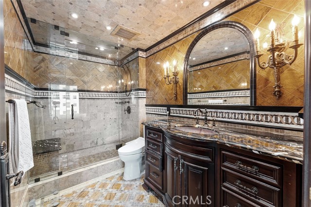 645 FRONT Street, San Diego CA: https://media.crmls.org/medias/a7daab34-2fe4-403a-9258-7a56e33d4e96.jpg