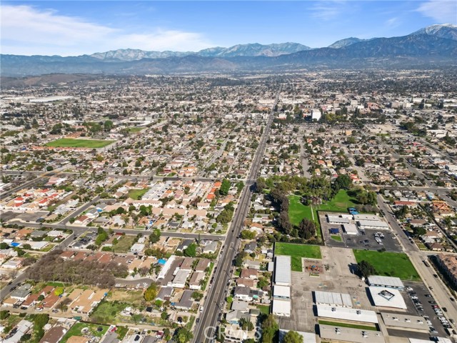 647 Muir Avenue, Pomona CA: https://media.crmls.org/medias/a7dcc2a3-566b-41d5-9c5a-4ef8e97815ba.jpg