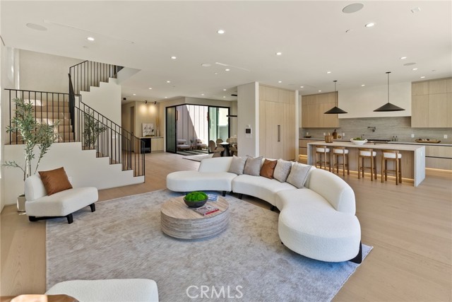 Detail Gallery Image 7 of 75 For 14738 Otsego St, Sherman Oaks,  CA 91403 - 5 Beds | 5/1 Baths