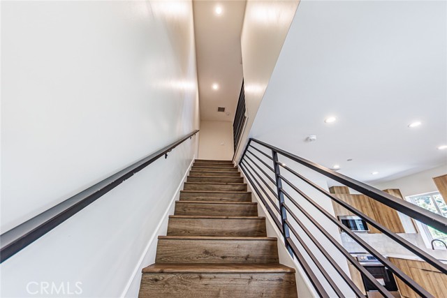 Detail Gallery Image 16 of 29 For 1859 Crenshaw Bld, Los Angeles,  CA 90019 - 4 Beds | 3 Baths