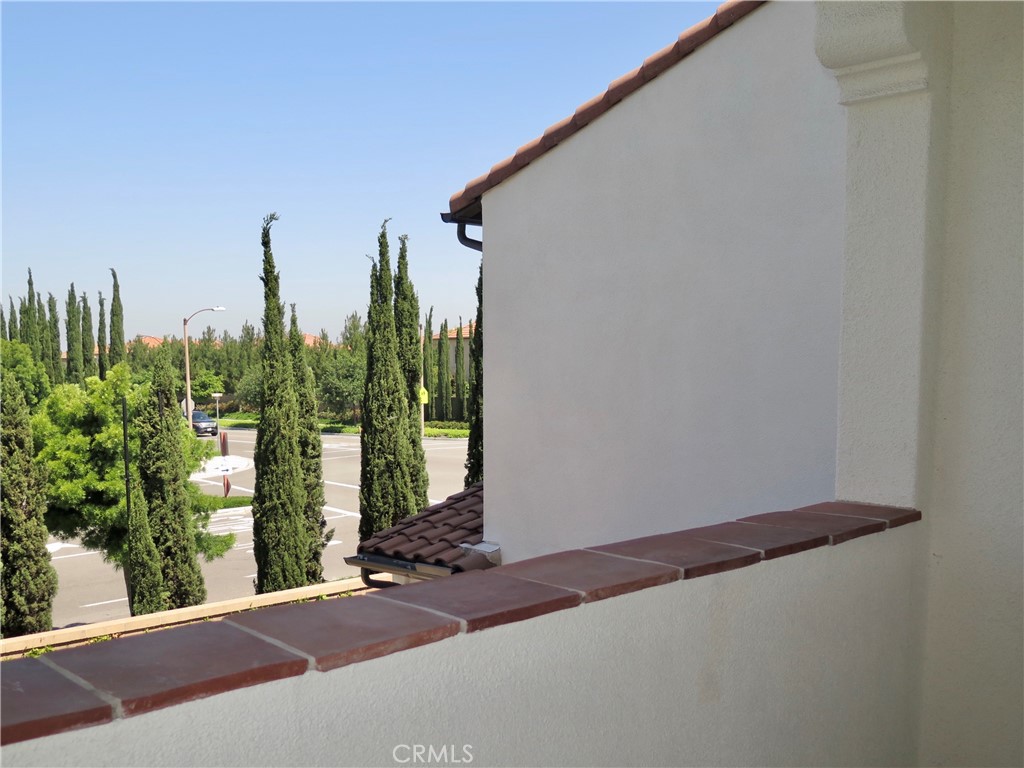 https://media.crmls.org/medias/a7dd3cb8-95e5-49a3-a910-f5a5f6d07113.jpg?preset=X-Large