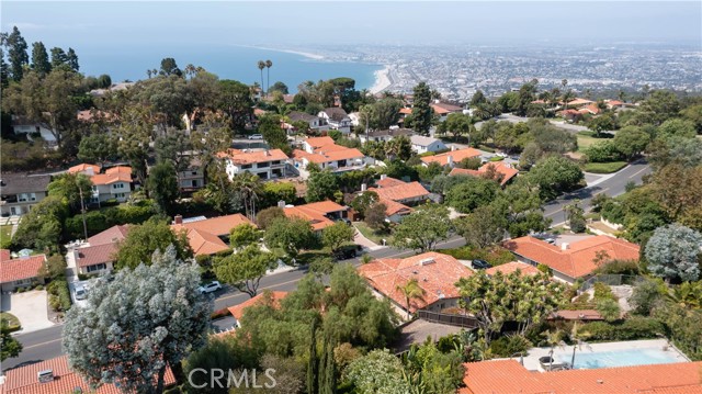 2220 Via Fernandez, Palos Verdes Estates, California 90274, 3 Bedrooms Bedrooms, ,2 BathroomsBathrooms,Residential,Sold,Via Fernandez,PV21186067