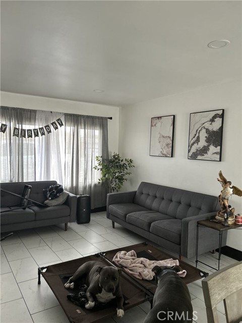 8680 Indiana Avenue, Riverside CA: https://media.crmls.org/medias/a7dde90f-cfe8-4f80-a58c-0f7bba612814.jpg