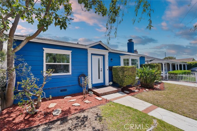 8460 Truxton Avenue, Los Angeles CA: https://media.crmls.org/medias/a7ddf331-75e6-4172-9c19-8031c35a82b3.jpg