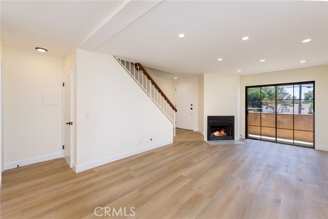 Detail Gallery Image 2 of 12 For 15035 Nordhoff St #115,  North Hills,  CA 91343 - 2 Beds | 3 Baths