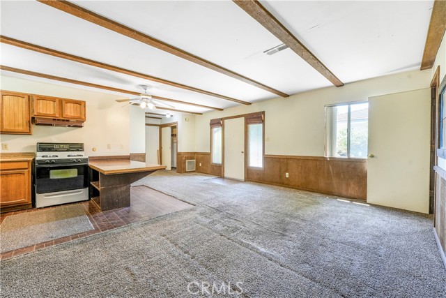 1300 Oak Avenue, Carlsbad CA: https://media.crmls.org/medias/a7de70e4-4b0d-49e9-8663-e64d110c78c9.jpg
