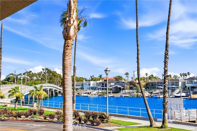 Detail Gallery Image 26 of 70 For 383 Bay Shore #203,  Long Beach,  CA 90803 - 2 Beds | 2 Baths