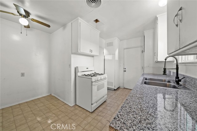 Detail Gallery Image 13 of 32 For 20644 Sherman Way, Winnetka,  CA 91306 - 3 Beds | 2 Baths