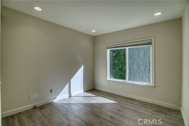 Detail Gallery Image 22 of 29 For 19946 Turnberry, Tarzana,  CA 91356 - 4 Beds | 2/1 Baths