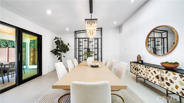 Detail Gallery Image 12 of 39 For 18829 Paseo Nuevo Dr, Tarzana,  CA 91356 - 4 Beds | 4/1 Baths