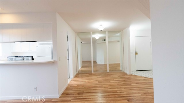 Detail Gallery Image 9 of 9 For 14610 Erwin St #304,  Van Nuys,  CA 91411 - 2 Beds | 2 Baths