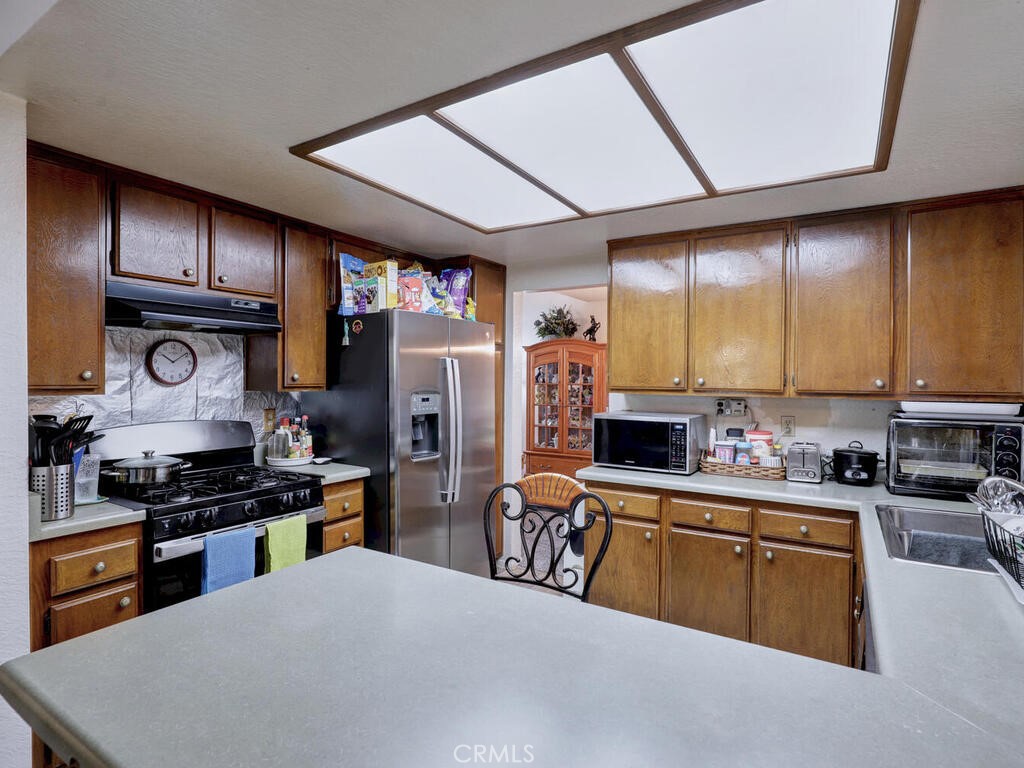 https://media.crmls.org/medias/a7e24dae-b4d2-466c-aafa-bd5c27e9b38c.jpg?preset=X-Large